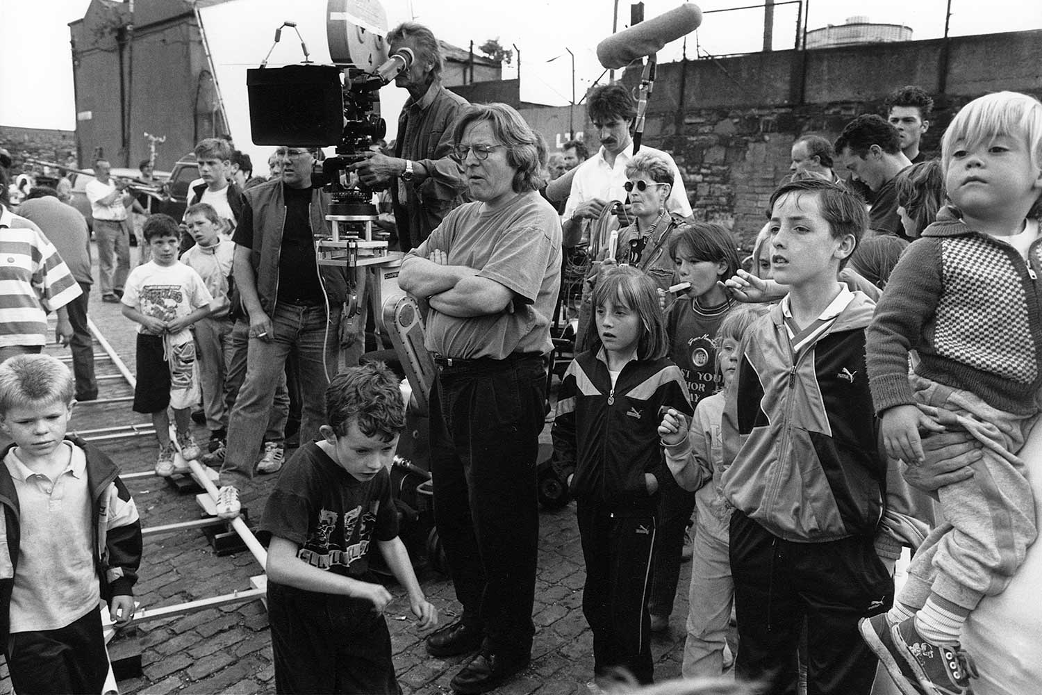 Alan Parker on set of film The Commitments