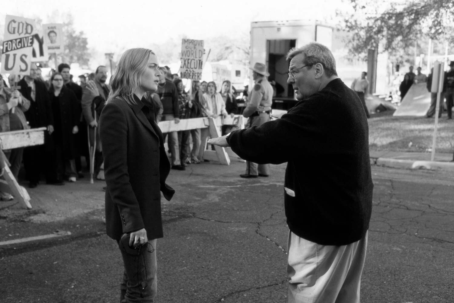 Kate Winslet and Alan Parker on the set of The Life of David Gale
