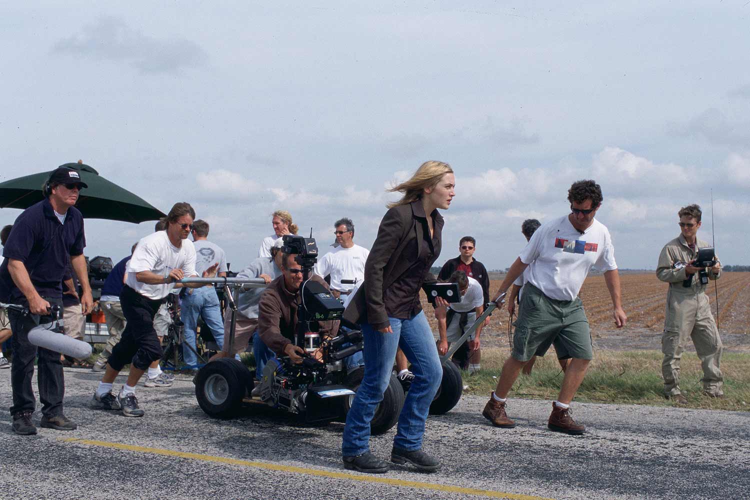 Kate Winslet and film crew on the set of The Life of David Gale